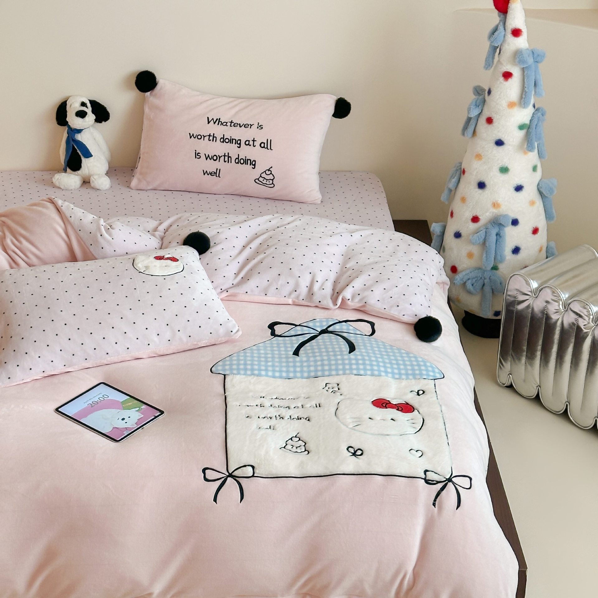 秋冬暖かいポンポンミルクフリース4点セットガーリーなコーラルフリースアップリケ刺繍入り布団カバーフランネル3点セット