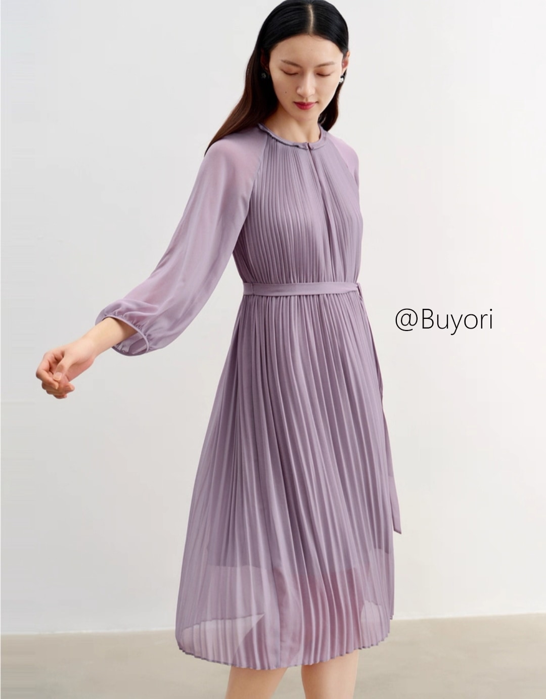 純粋な色の紫色の長スカートの夏の新型のフランス式は軽く熟して知性の雪紡は小さい衆の設計腰を収めて身を修めて見えてやせますカジュアルな日常の通勤百は年齢を減らすワンピース女性の高級感の設計のファッション