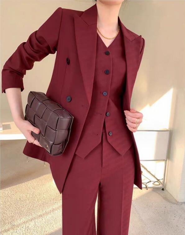 パンツスーツ レディーススーツ 大きいサイズ ビジネススーツ リクルートスーツ 女性用 お仕事 就活 面接 3点セット ジャケット+パンツ+ベスト スリーピース ゆったり スーツセット ママスーツ 上