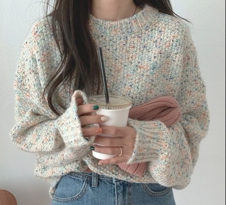 トップス セーター プルオーバー レギュラー丈 長袖 萌袖 レギュラー袖 ラウンドネック ストレートニット ウール 厚手 大人女子 こなれ感 キュート とろみ感 個性的 アプリコット ピンク