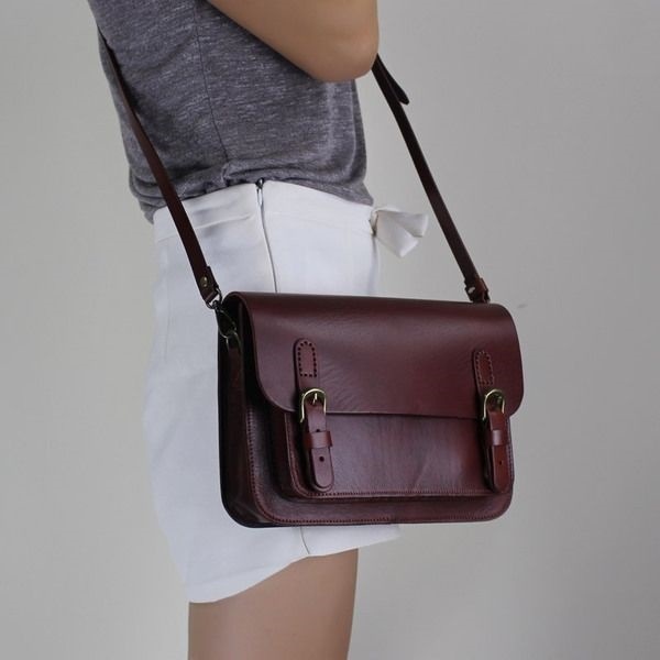 ショルダーバッグ レディース ランキング ブランド 軽量 レザー 人気 縦長 スポーティー A4 秋 春 大人 斜めがけ 旅行 2WAY ミニ 冬 赤 ブランド 夏 2ウェイ 40代 軽い トートバッ