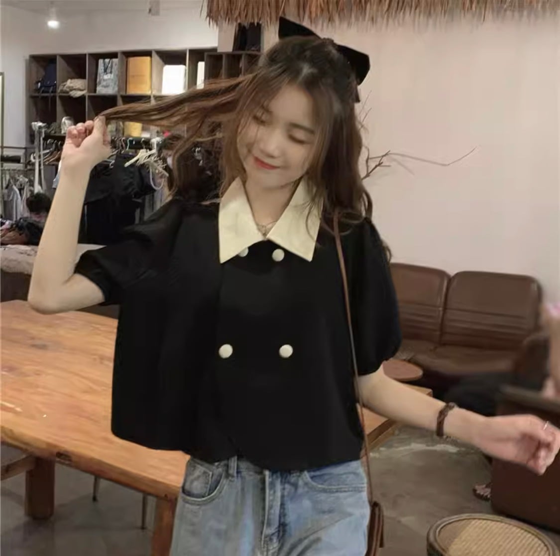 トレンド トップス 韓国 ジャケット風 レトロ ブラウス 白トップス ショート 袖あり 半袖 バルーン袖 Vネック 襟付き 前開き ボタン付き かわいい 大人可愛い きれいめ シンプル カジュアル