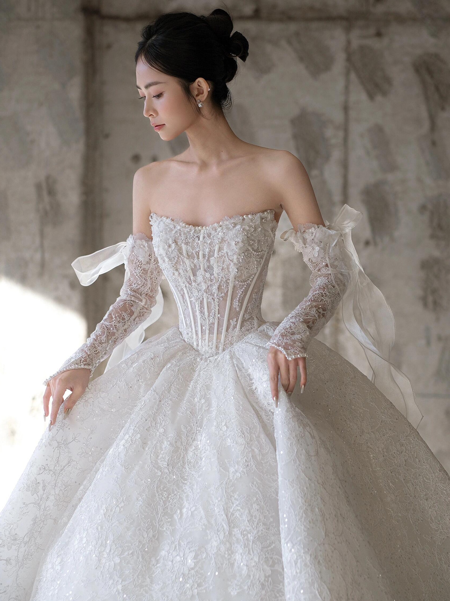 花嫁のための頑丈なチューブトップウェディングドレス2025メインヤーン高品質の質感シンプルで軽い小柄な夏の女性