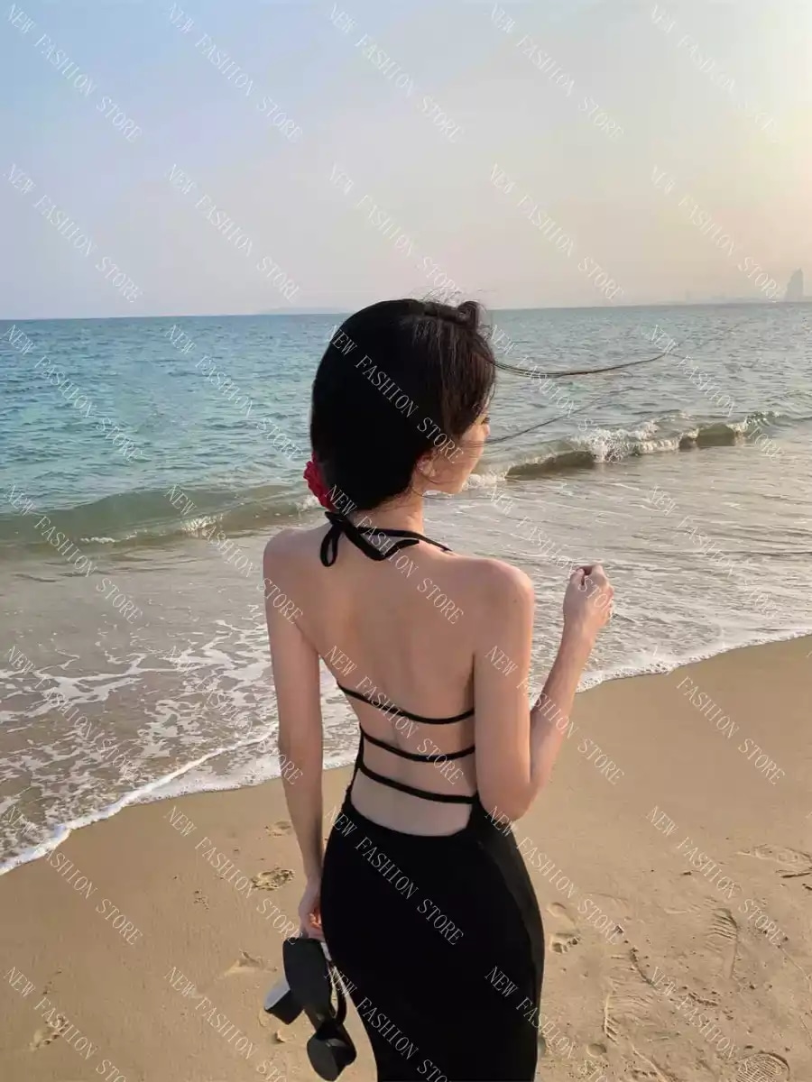 ノースリーブドレスの女性-24