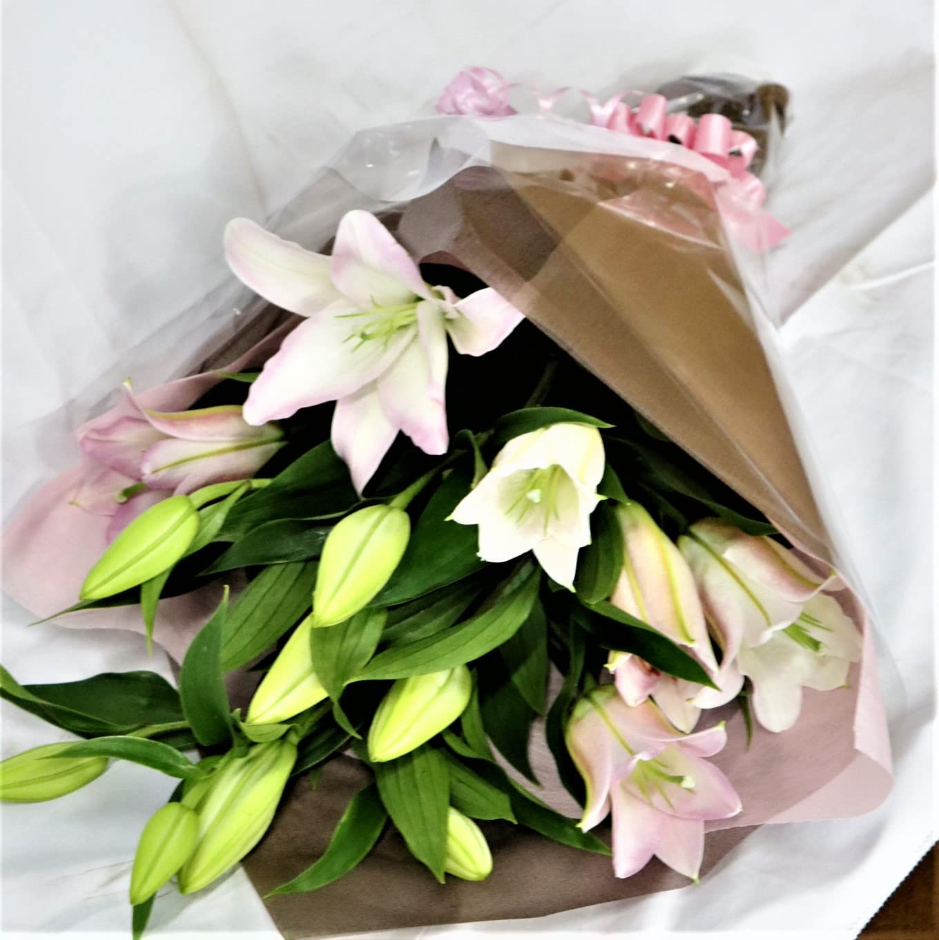 PURIZA 生花 花束 フラワーギフト専門店 高級ピンクユリ 生花 誕生日 還暦 退職 結婚 大輪系 花 ゆり 白百合 百合 お供え 50輪