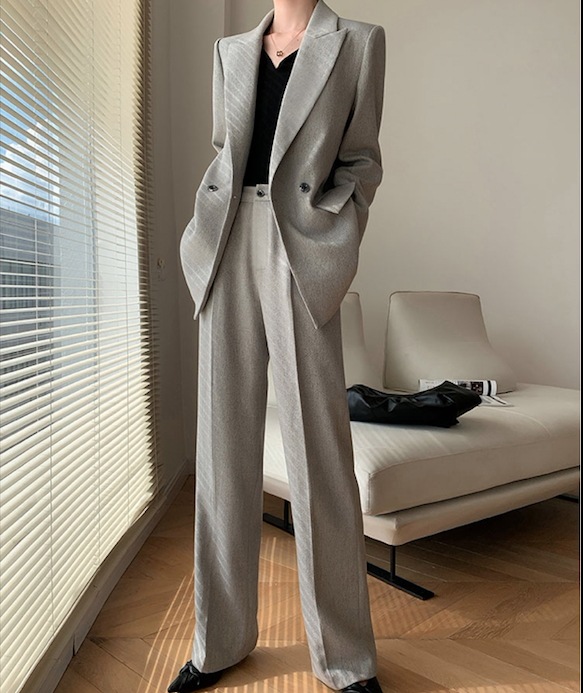 スーツ レギュラー丈 長袖 レギュラー袖 襟付き スーツカラー ポリエステル ウール 厚手 シンプル カジュアル 大人 上品 お洒落 大人女子 こなれ感 ルーズ クール 存在感 フォーマル ロイヤル