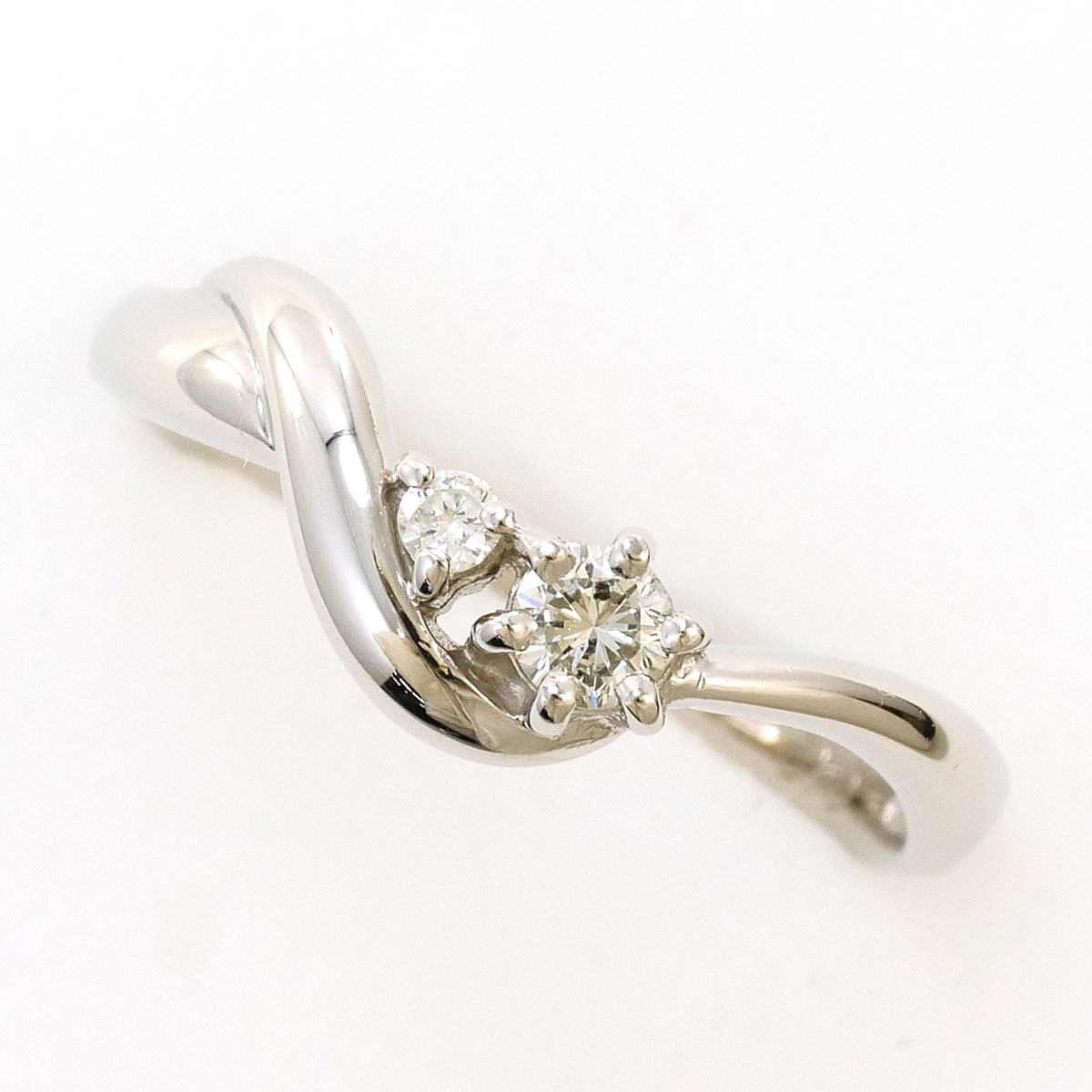 PT900 プラチナ リング・指輪 9号 ダイヤモンド 0.12 ct 総重量約2.7g 中古