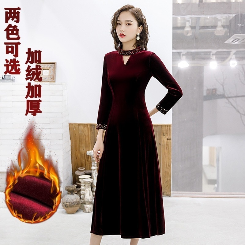 秋と冬の新しいスタイルの韓国式の宴会の女性の韓国の金のベルベットの大きいサイズのビーズの中年のドレス