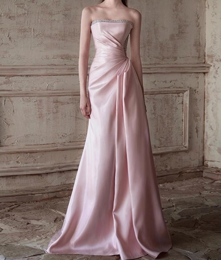 ピンク カラードレス ベアトップ ビジュー 優雅なシルエット ハンドドレープ 披露宴