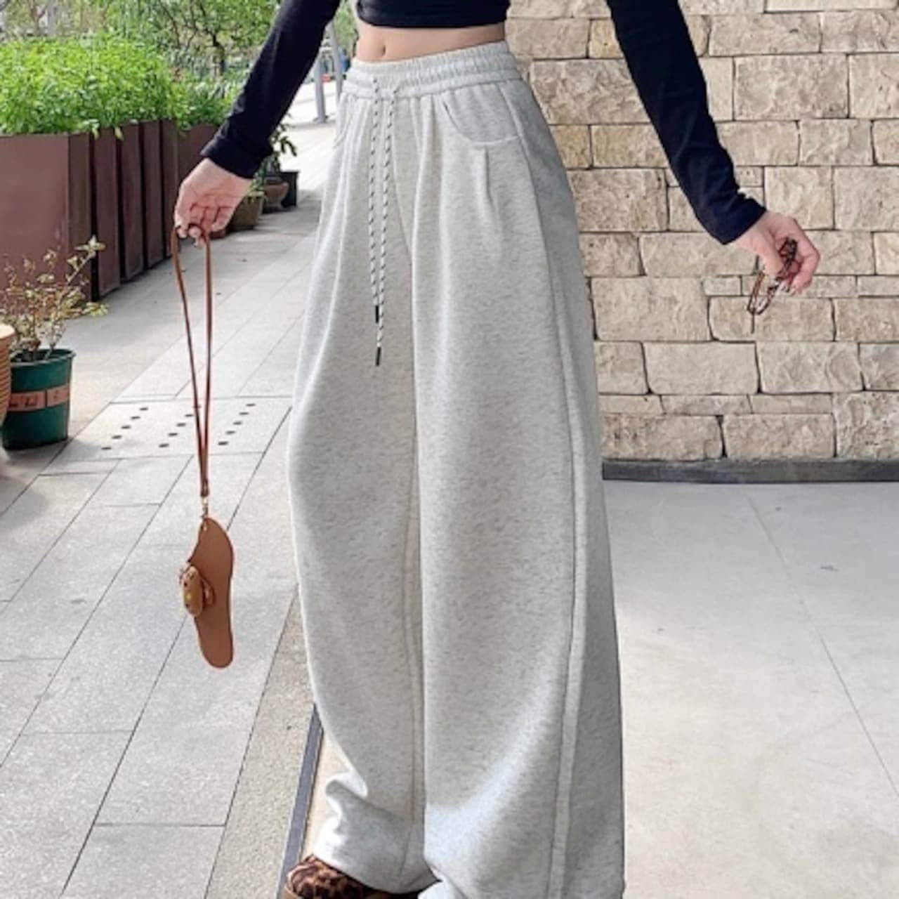 パンツロングパンツ黒 かわいい 白 ストレート 韓国ファッション 2024 春秋パンツ ワイド レディース ロング丈 細見え 美脚効果 脚長効果 お出かけ ウエストゴム 秋 ハイウエスト おしゃれ 赤