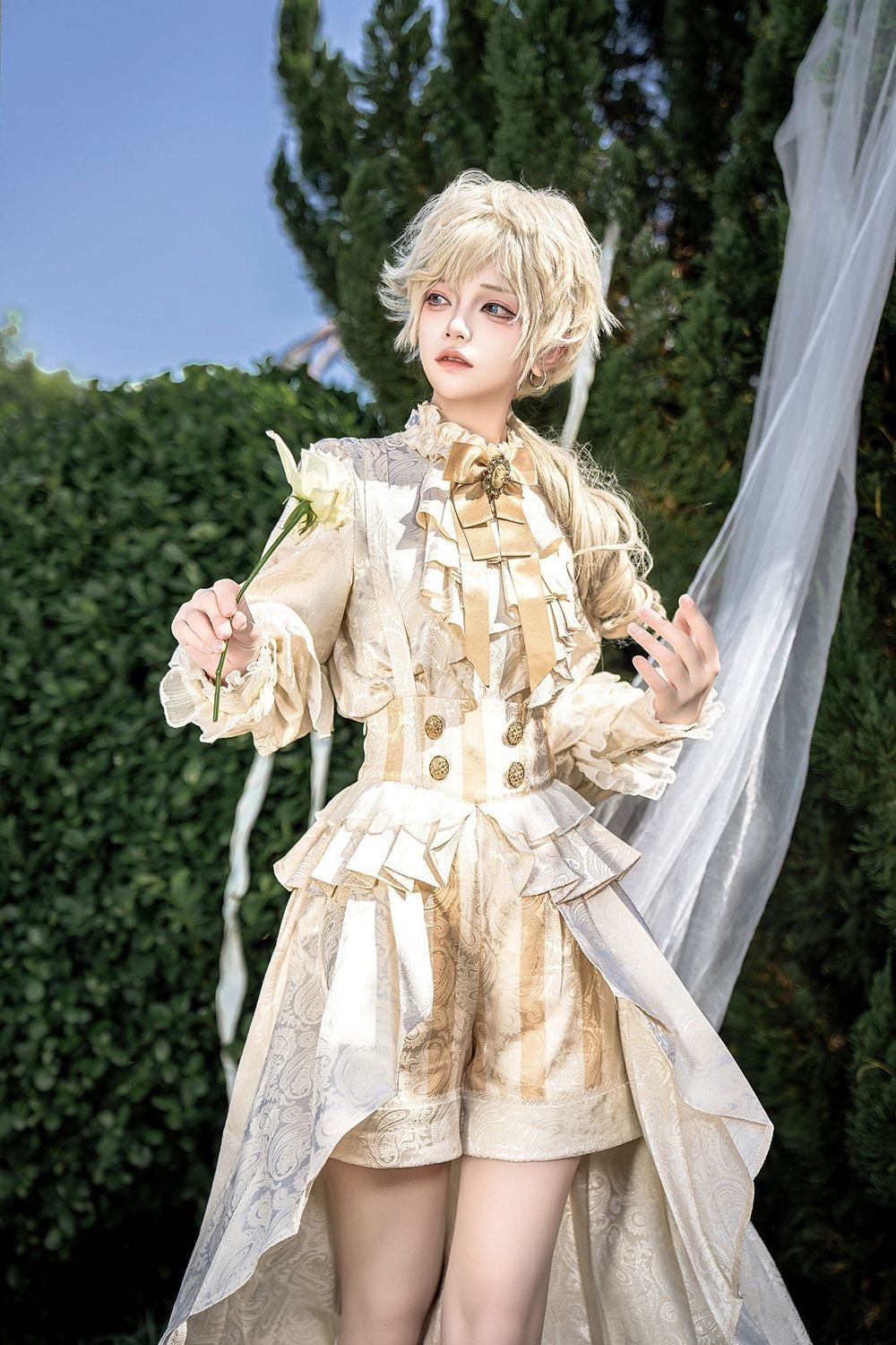 金の戴冠ロリータ王子系中世の華麗な宮廷風暗紋正太装