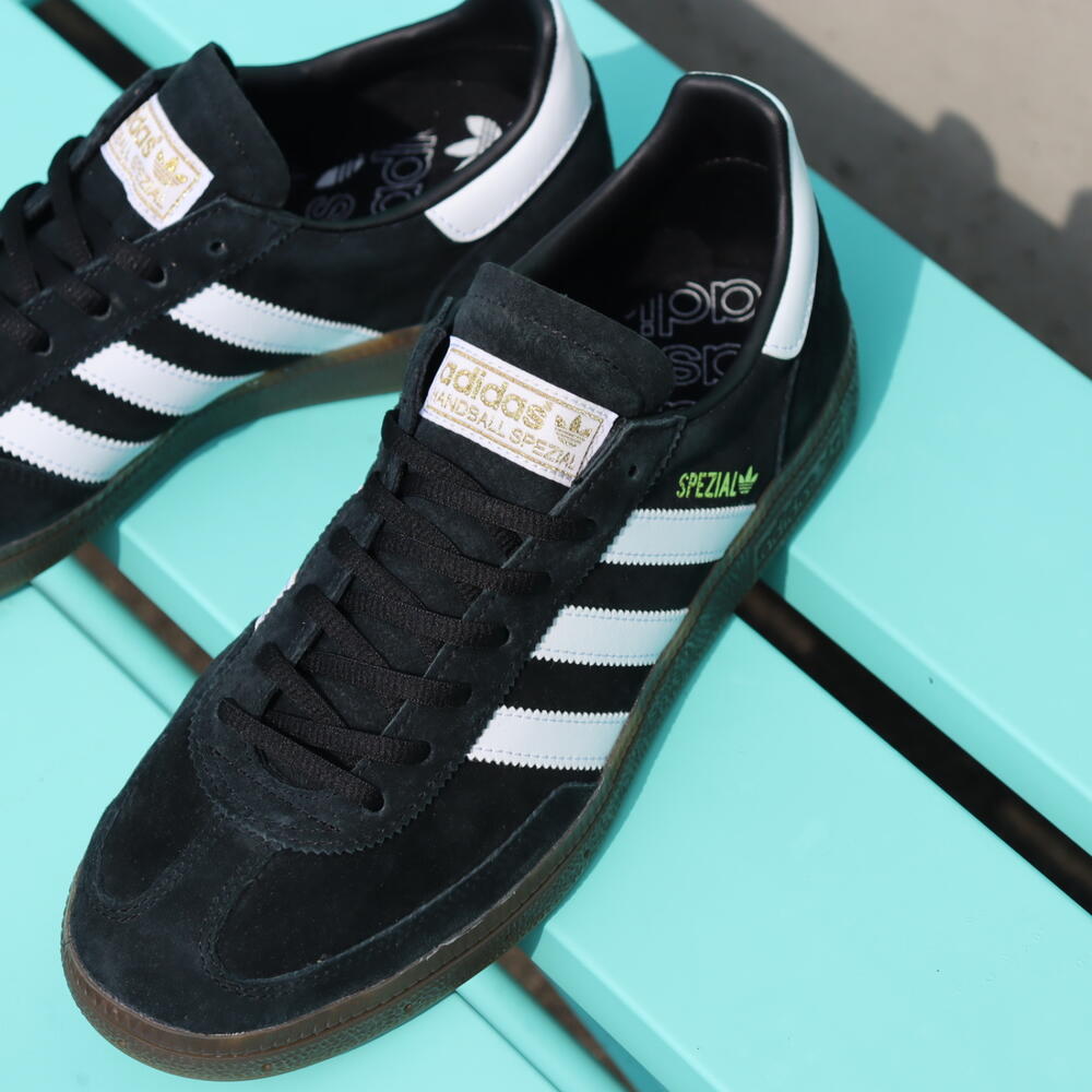 定番 スニーカー ハンドボール シュペツィアル HANDBALL SPEZIAL コアブラック/フットウェアホワイト/ガム DB3021 【GHOL】