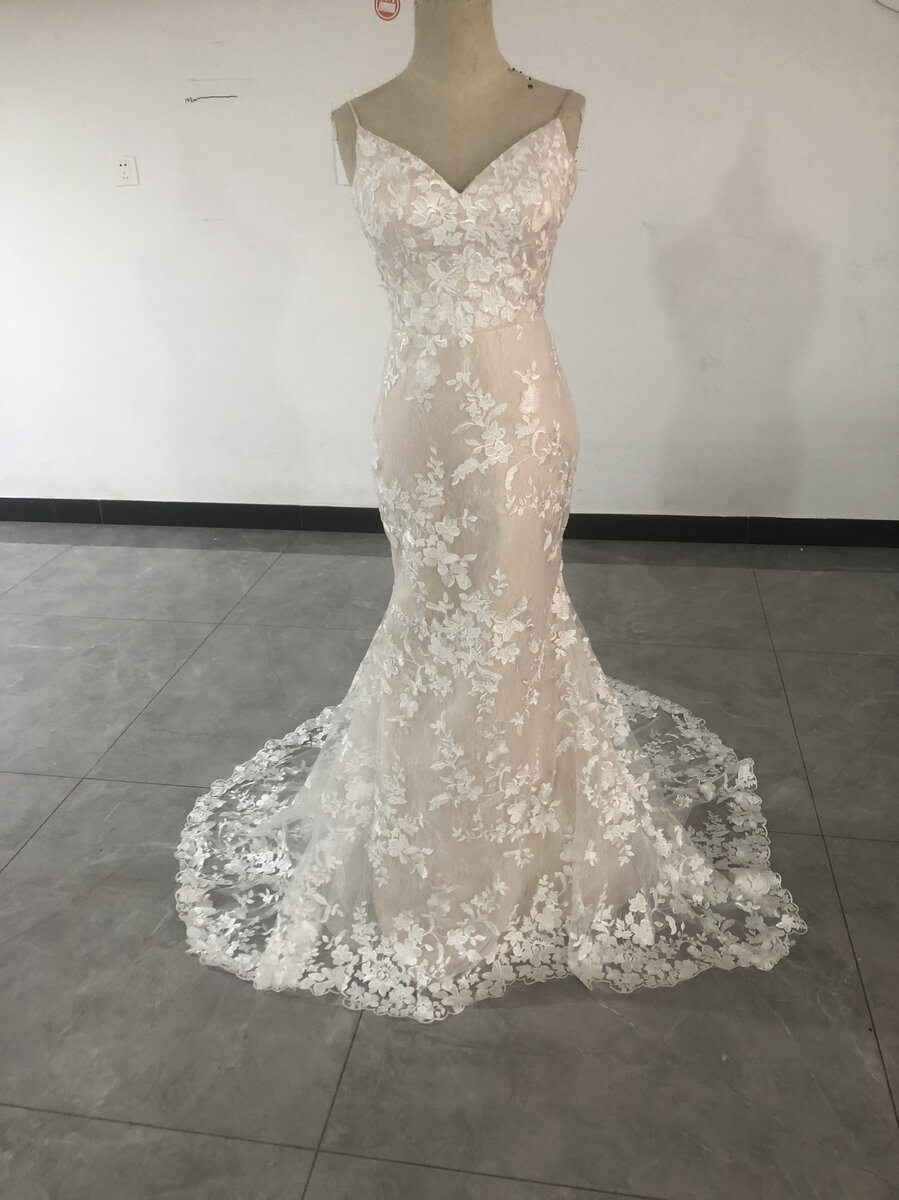 花柄刺繍 ソフトマーメイド　 ウエディングドレス 二次会 パーティードレス