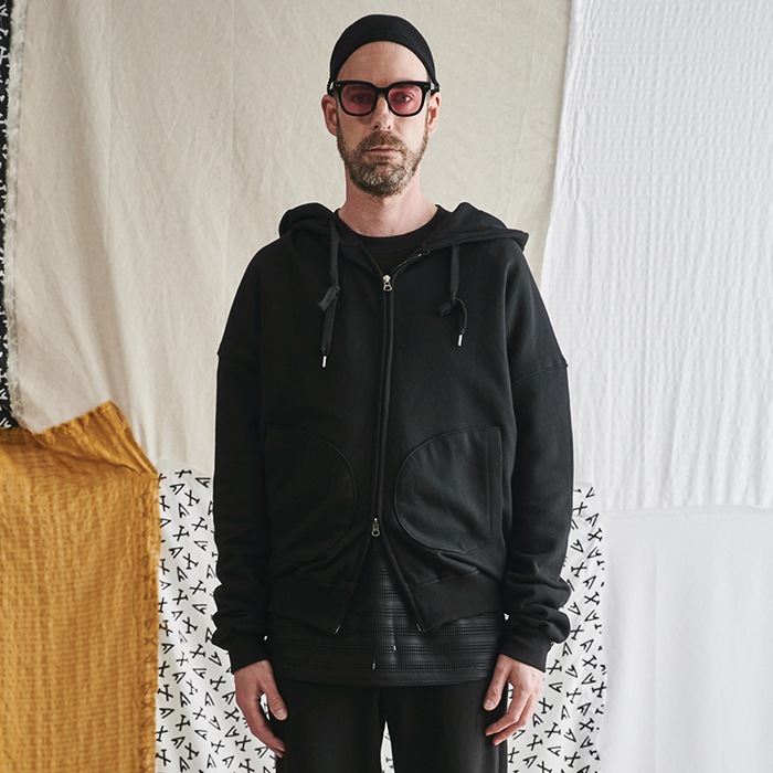 [送料無料]スミスアもーデーリー マカロンジップアップネックフードブラック