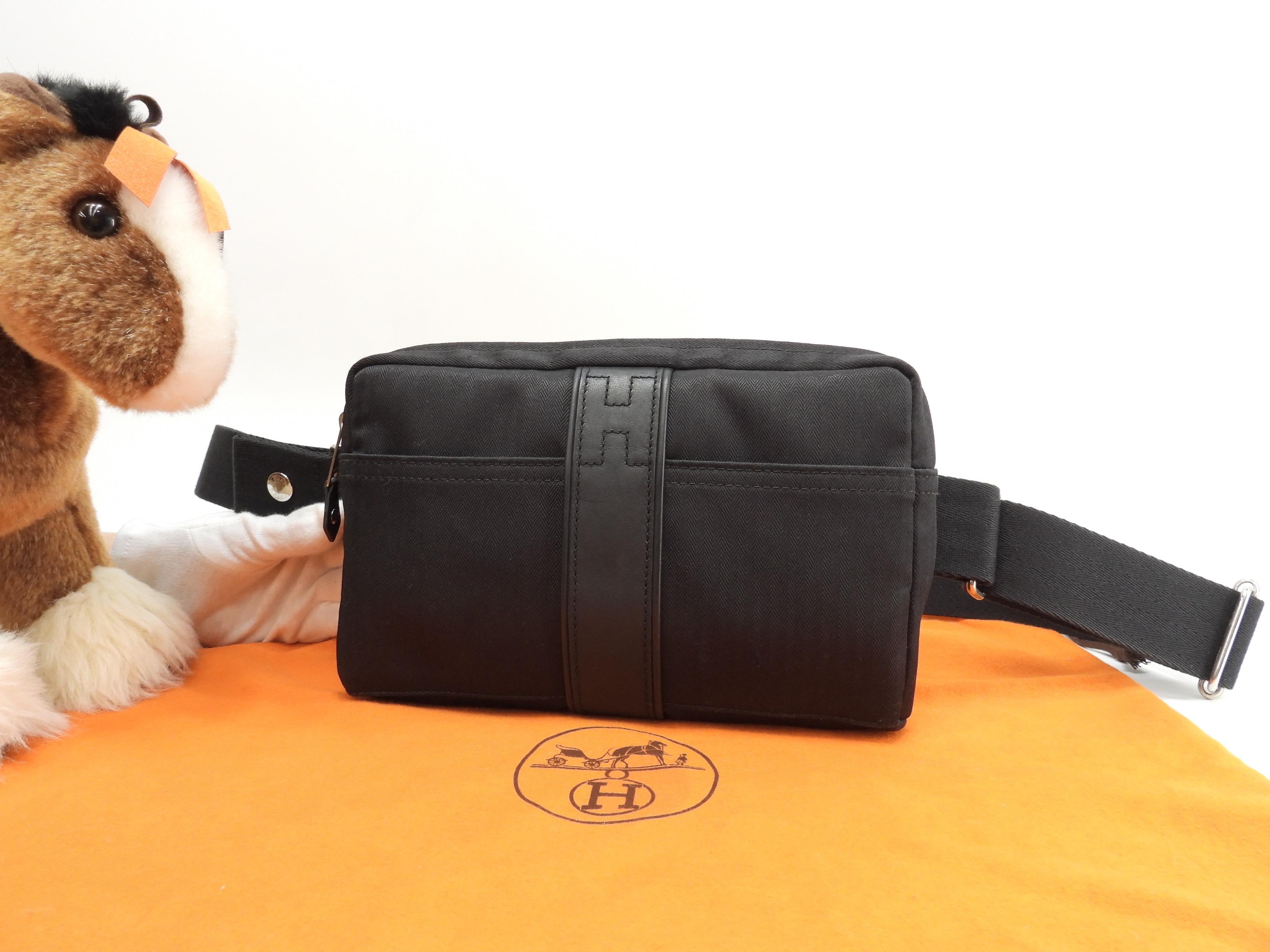 ボディバッグ アカプルコ ナイロン革黒 ウエストバッグ バムバッグ 美品@ 3