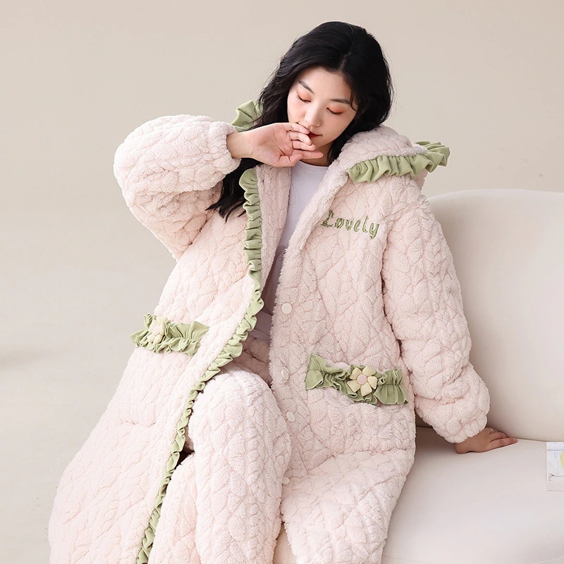 サンゴのベルベット秋冬の寝衣の女性の新しいベルベットは綿の上着を挟んだ冬のパジャマの家の服を厚くした