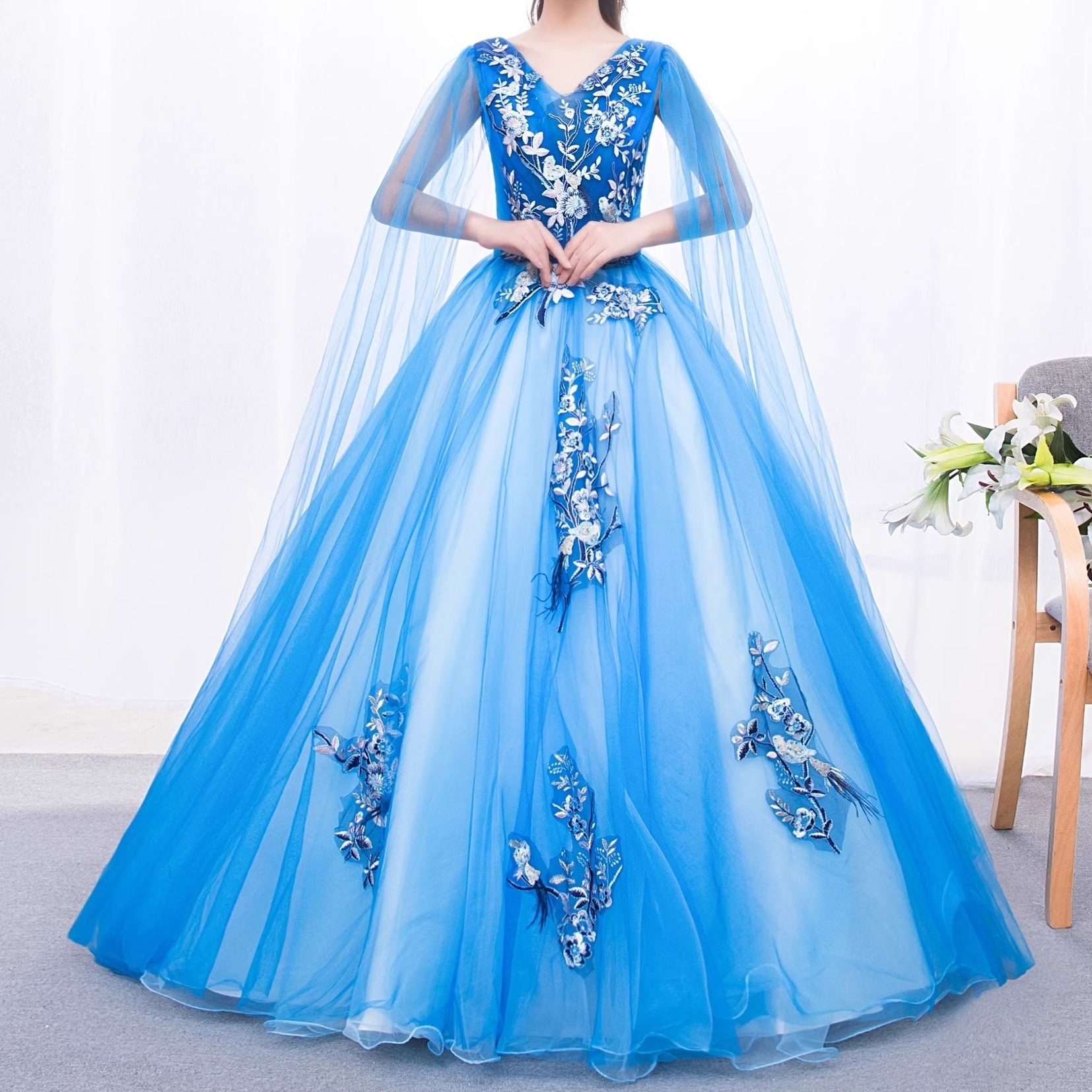 レディース ドレス イブニングドレス フォーマルドレス ロングドレス チュールスカート ロング マキシ 丈長 ノースリーブ Vネック フォーマル ドレープ 背中開き 刺繍 チュール バックリボン