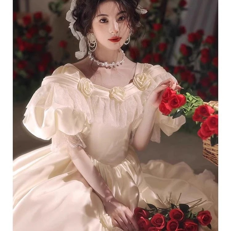 【2枚購入で 3oo円OFF！】ウェディングドレス 2025 サテンスタイルレトロフォトスタジオ写真テーマ服