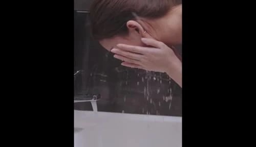 美顔器 小型 洗顔ブラシ 電動 1台2役 超音波洗顔機 (2021年最新版) 携帯便利 毛穴洗顔器