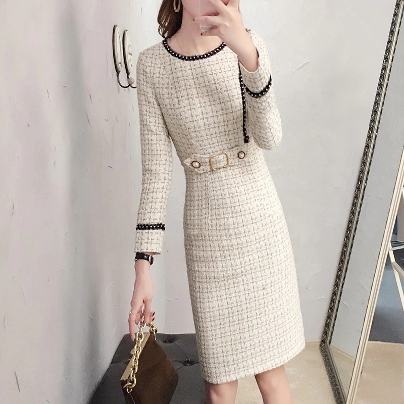 ワンピース 長袖 秋冬 きれいめ フォーマル 膝丈 ラウンドネック 襟なし スリム タイト 細身 ストレート Iライン ベルト ウエストマーク バックスリット ファスナー 色展開 アプリコット S M