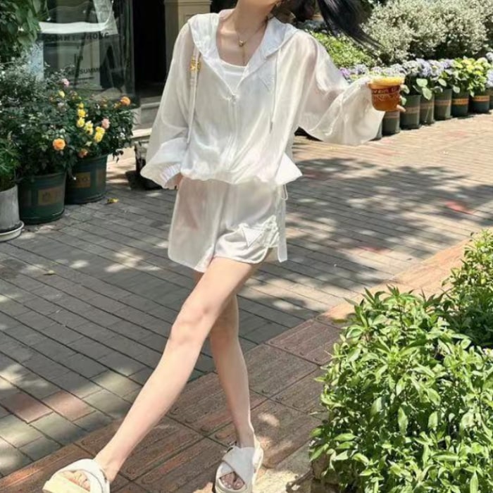 2点セット レディース ジャケット パンツ ボトムス パーカー セットアップ アウター 上着 日焼け止め 羽織 前開き ショートパンツ ミニ ショート 長袖 フード ワイド ファスナー ポケット