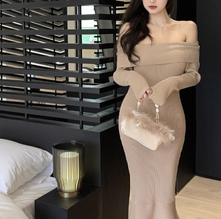 ワンピース モテアイテム エレガント セクシー 肌見せ ニット ロング 長袖 オフショルダー オフショル スリム タイト 細身 マーメイド リブ ニット 伸縮性 きれいめ シンプル 大人 上品