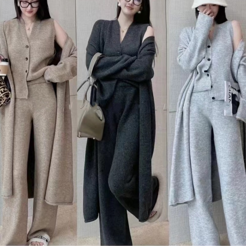 秋と冬の新しいスリーピースの女性のニットジャンパー怠惰な風のファッションの気質は摩耗の外に厚くジャケットを増加させた