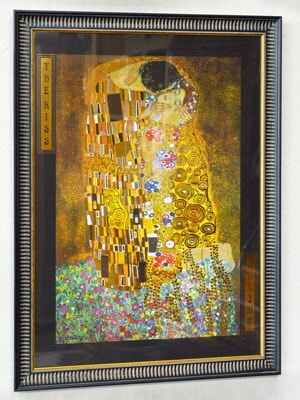 イタリア製 アンティーク調 前面ガラス張り クリムトのキッス 高級 額絵 名画額絵 コレクション 名画 アート アートフレーム イタリア家具 輸入家具 直輸入 インテリア 家具 額絵大壁飾り 贈り物