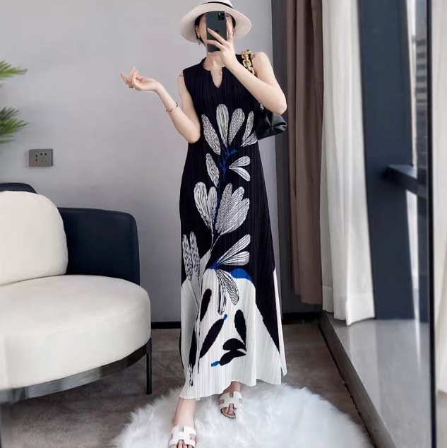 ワンピース マキシ 袖なし ノースリーブ セミフレア フェミニン プリーツ スリット サイドスリット 伸縮性 異国風 きれいめ 上品 おしゃれ かっこいい レトロ アジアン こなれ感 ラフ クール