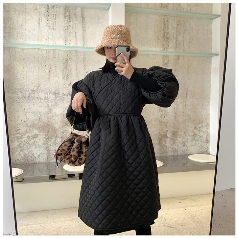 【即納】 キルティング ワンピース レディース 長袖 膝下 冬 無地 黒 バルーン袖 ボリューム袖 オーバーサイズ ビッグシルエット 体型 カバー 休日 お出かけ コーデ 普段使い