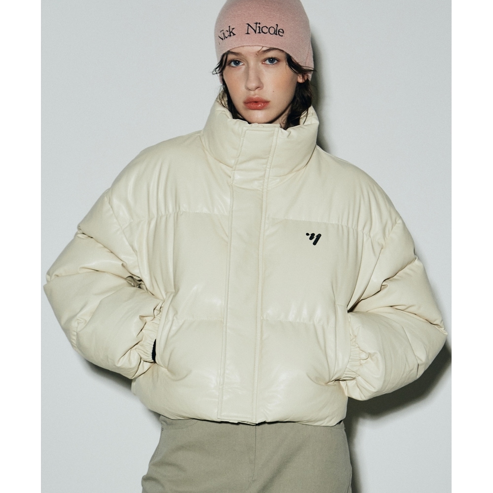 ニック&ニコールレザークロップパファーパディングクリーム