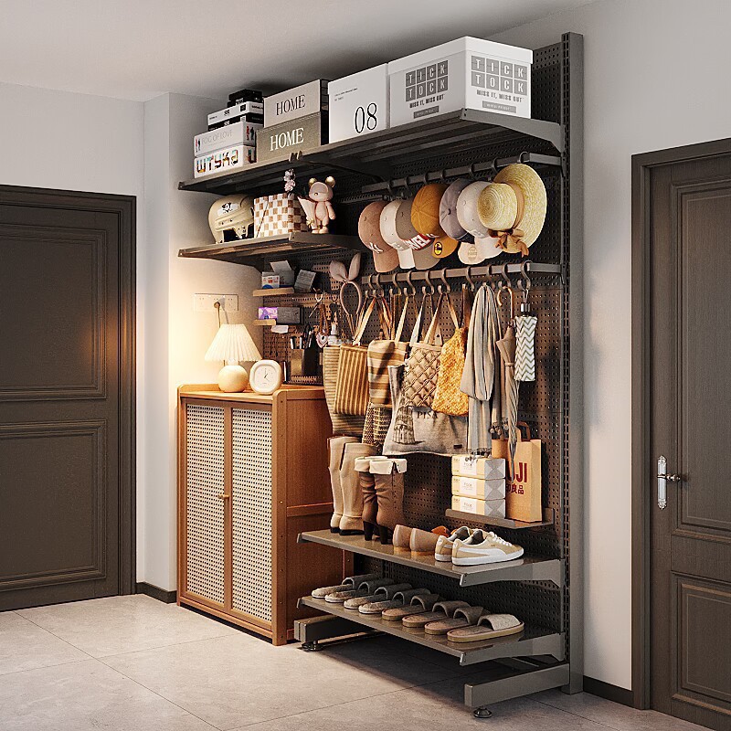 中央のウインドブレーカーハンガーエントリーエリアメタルホールプレート吊り下げハンガー統合フロアワードローブオープンクローク