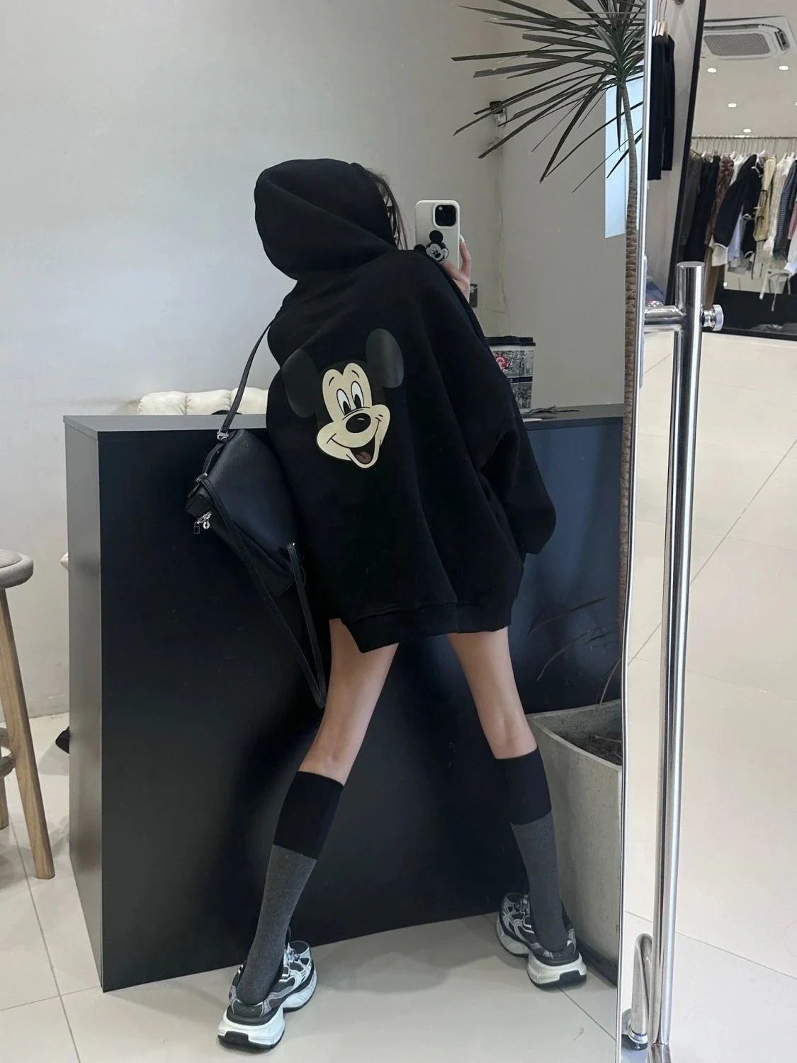 甘くて可愛いミッキープリント黒の帽子付きの女性春冬のとしたカジュアルファッション