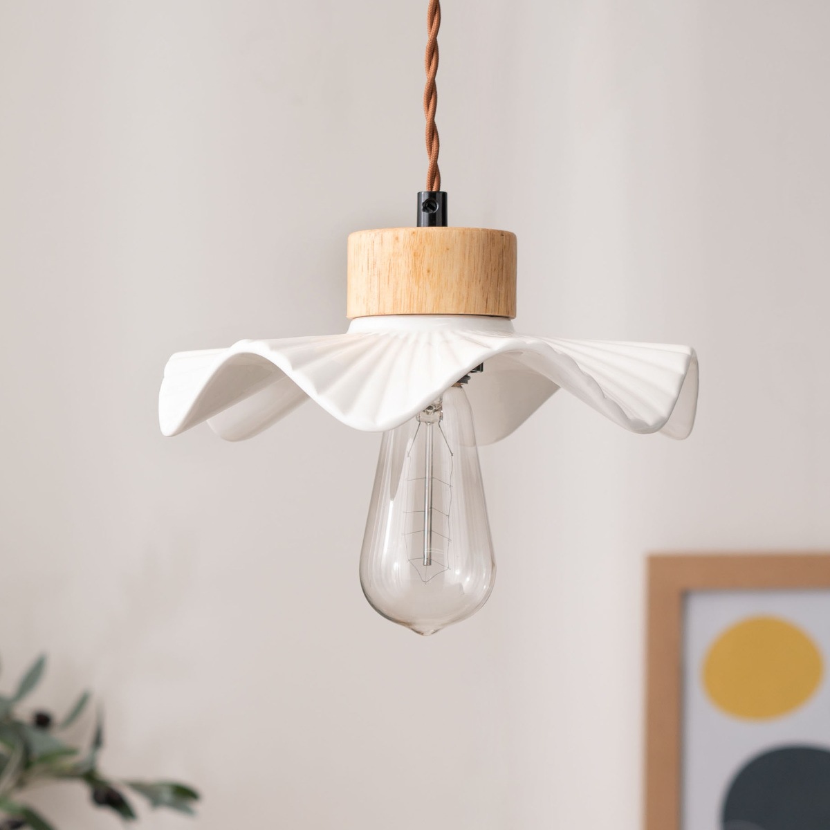 ペンダントライト 陶器 天然木 電球付き 波型 LED E26 北欧 吊り下げ照明 1灯 セラミック ライト ランプシェード 工事不要 韓国インテリア 照明 天井照明 木製 ラバーウッド 7,378円