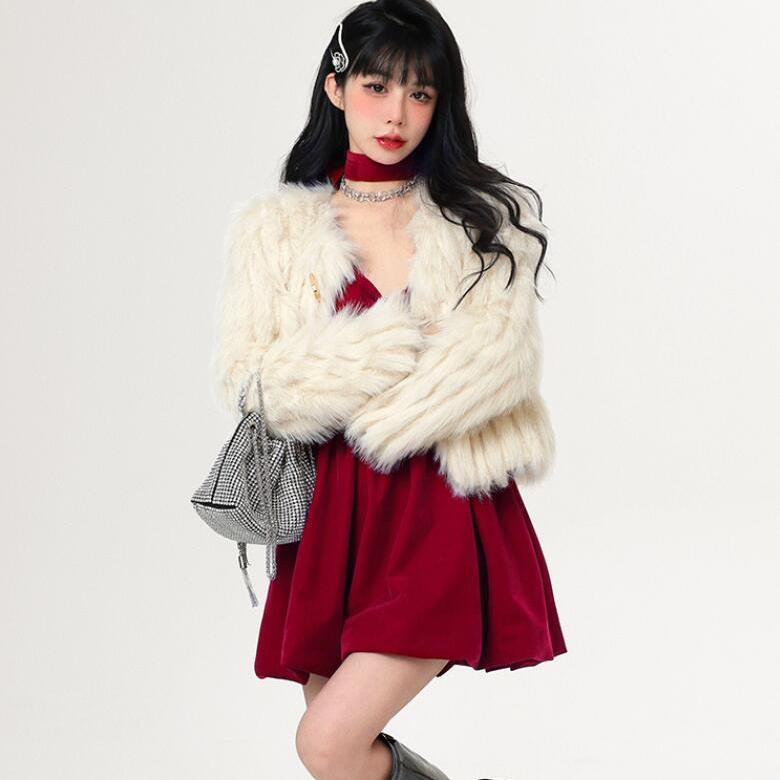 スーツ女性の冬の気質ハイエンドイミテーションファーコートベルベットレッドサスペンダードレス