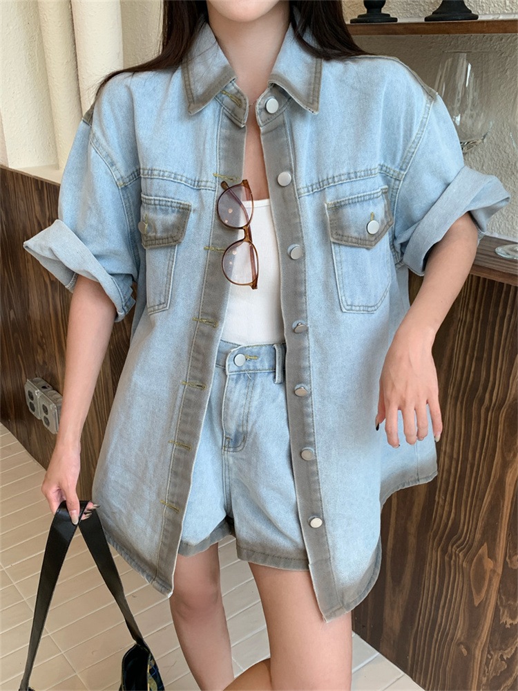 早い者勝ち 涼感デニムセットアップ 半袖シャツとショートパンツ