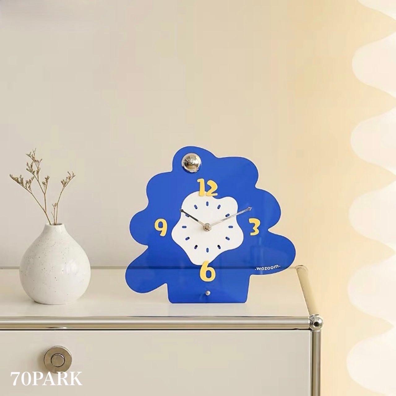 クリア カラー アクリル ユニーク クロック 全2色 置き時計 卓上 おしゃれ 韓国インテリア 韓国雑貨 韓国っぽ インテリア雑貨 韓国 時計 70PARK