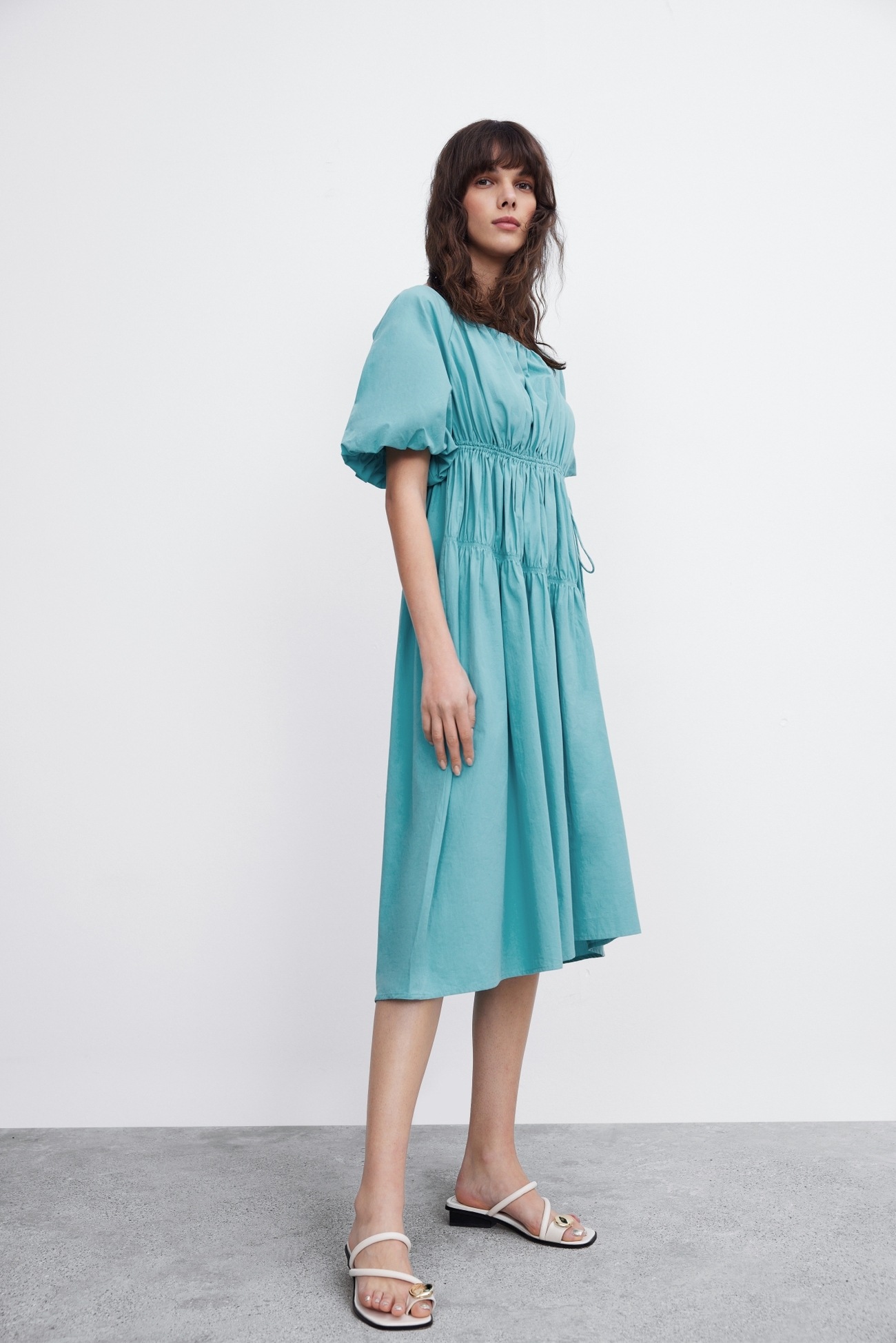 夏 秋 婦人服 デザインセンス プリーツ ロングドレス ワンピース ホワイト ベイビーブルー S M L ワンピース 袖あり 半袖 ハイネック かわいい 大人可愛い きれいめ シンプル カジュアル