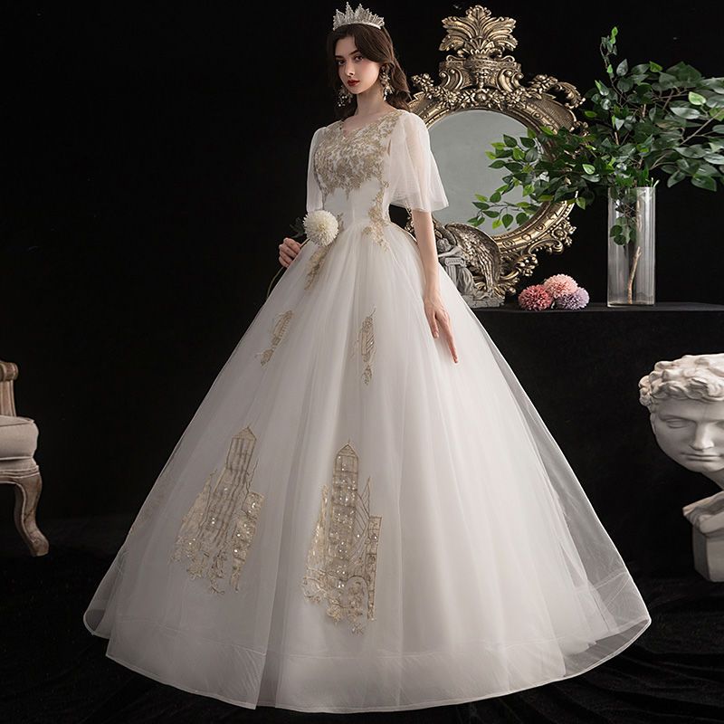 メインウェディングドレス ライト 2025 花嫁 シンプル Vネック ドアベール 大きいサイズ ウェディングドレス 二の腕カバー 超可愛い