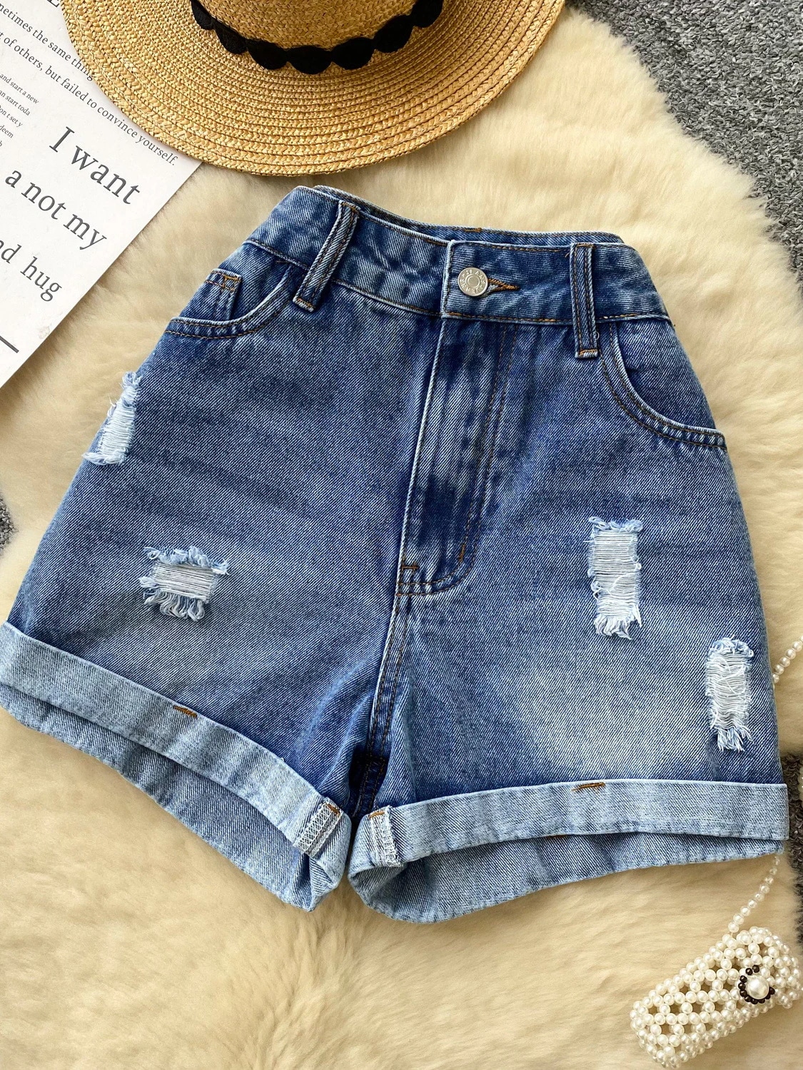 ユニークなデザイン女性用のダメージ加工ハイウエストデニムショートパンツ2025年夏の韓国スタイルファッショナブルスリミングカジュアルロールアップヘム