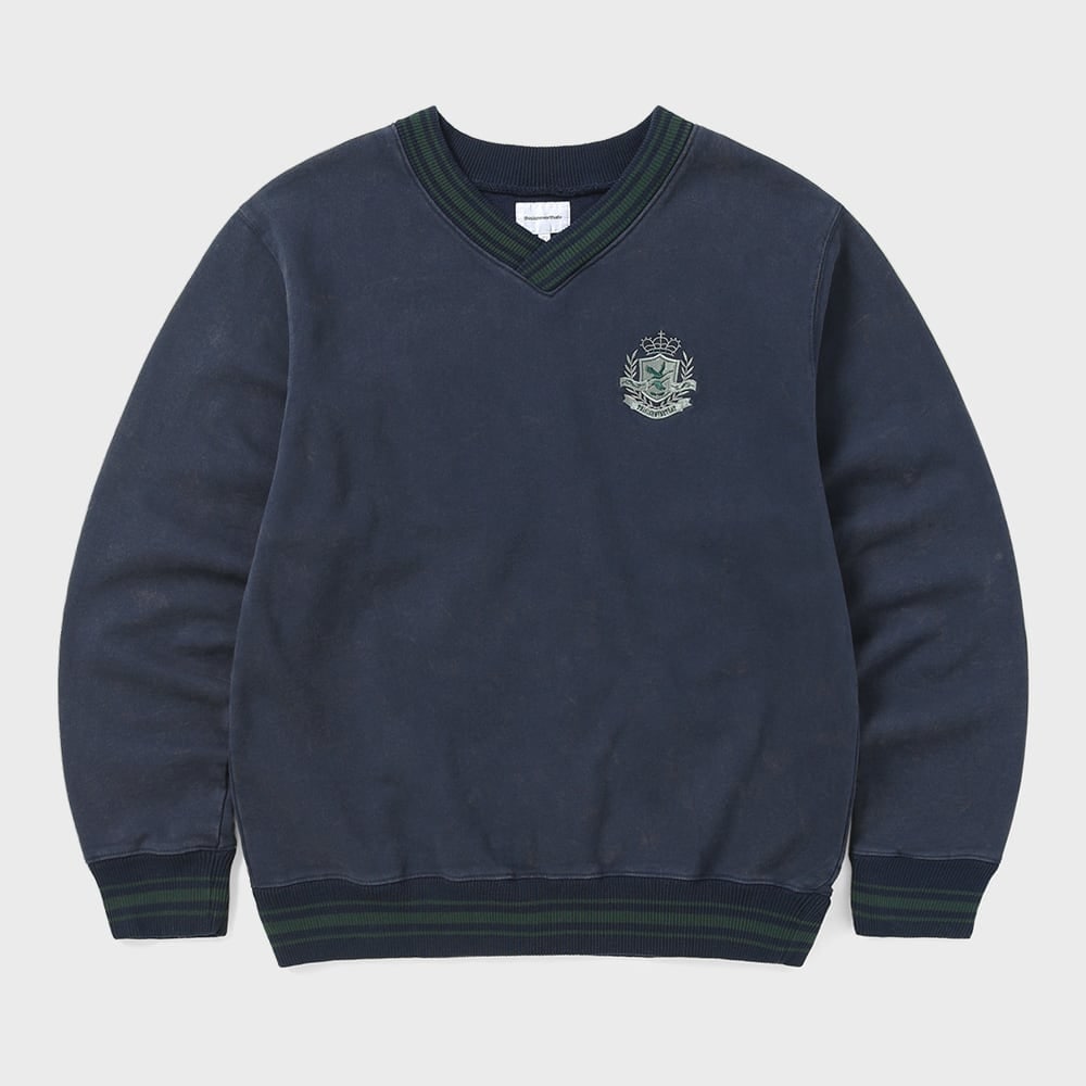 ディス・イズ・ネヴァー・ザット V ネックエンブレムスウェットシャツネイビー