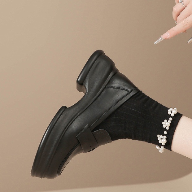 ローファー レディースローファー 5.5cmヒール 光沢 歩きやすい 疲れにくい 痛くない 履きやすい 滑らない かわいい 大人可愛い きれいめ シンプル カジュアル 大人 上品 おしゃれ かっこいい