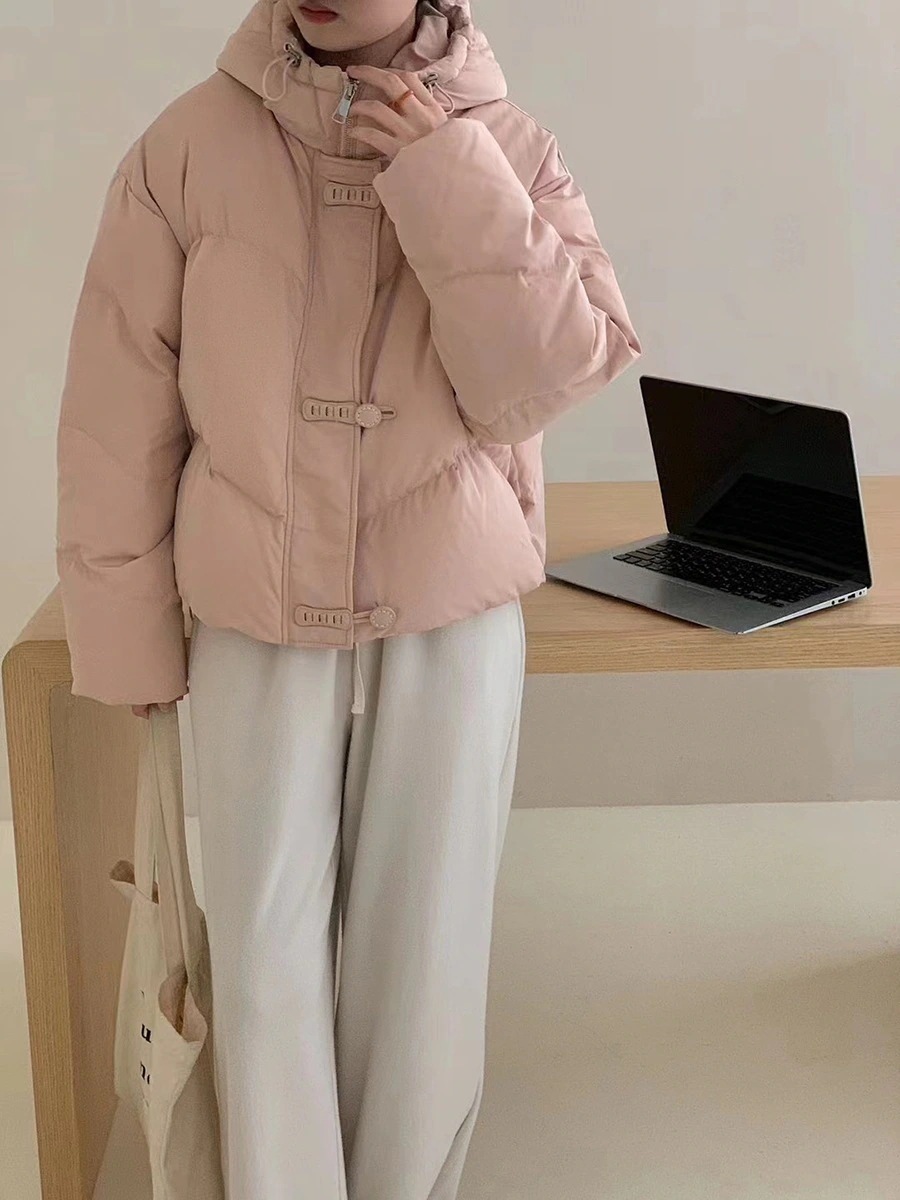 シェルバックルホワイトダックダウンフードショートパン服女性冬の新しい甘い暖かい小さなダウンジャケット