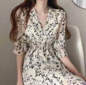 【2025新作入荷】Vネック花柄ロングワンピース ワンピース ロング 5分袖 Vネック フレア Aライン シフォン ウエストマーク かわいい 大人可愛い きれいめ