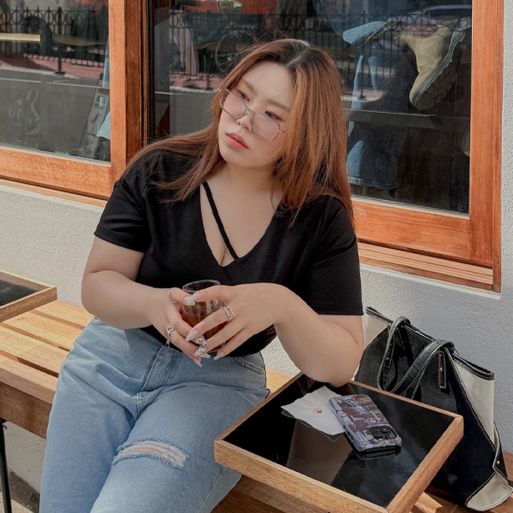 [イーブレット・バイ・ジェイスタイル] イーブレット・ボンビー Vネックストラップ Tシャツ Jスタイル