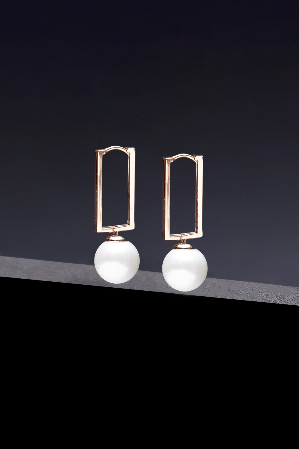 [HAZINA] 12mm Pearl Square Hoop Earrings 11,385円