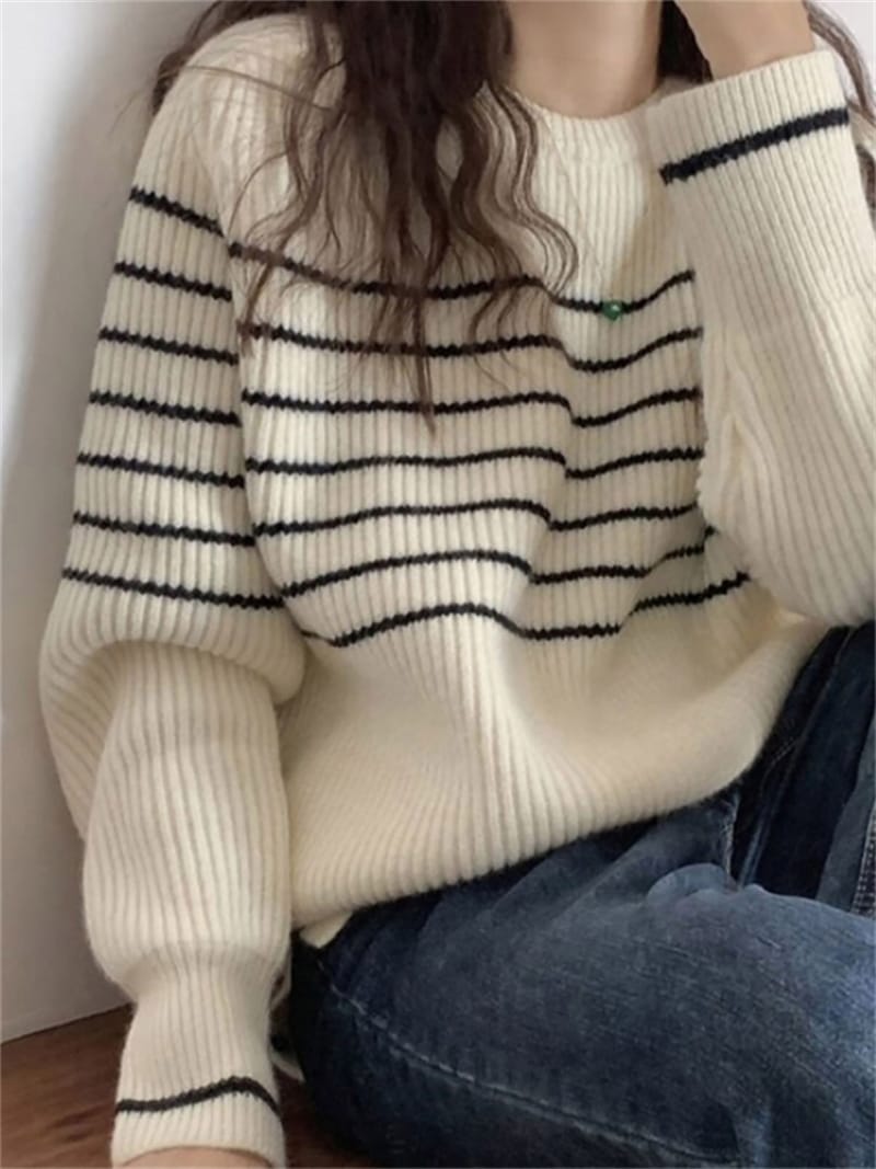 トップス セーター プルオーバー 長袖 ラウンドネック もこもこ ニット 厚手 シンプル カジュアル おしゃれ モダン 存在感 ボーダー ストライプ 春 秋 冬 レディース お出かけ 休日 旅行