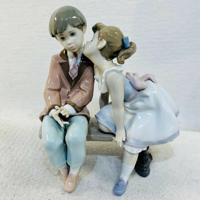 【中古】リヤドロ LLADRO No.7635 おさななじみ もう10才 成長中 Ten and Growing スペイン製 陶器 置物 フィギュリン