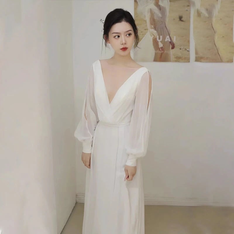 非常にエレガントな気質を持つ女性のための白いシフォンの小さなイブニング婚約ドレス証明書や登録を受け取るときに通常のときに着用できます