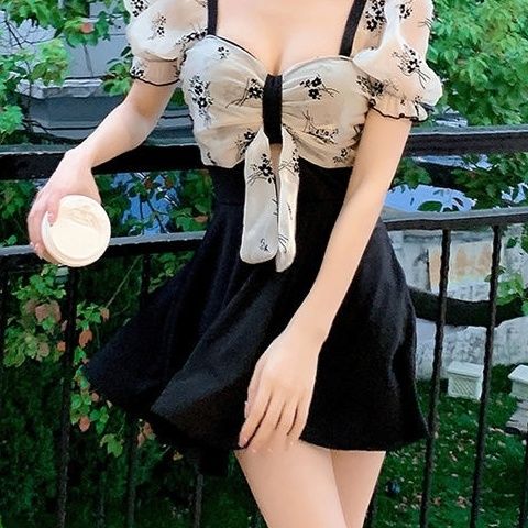 【3日以内出荷】水着 レディース 体型カバーサンダル スイムウェアswimsuit2024年夏の新商品腹掛けコンサバティブワンピース型水着女性フォトシュートセクスィースパ 韓国ファッション